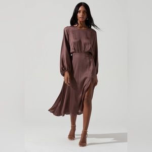 ASTR the label Marin MIDI dress in Espresso! New with tags never worn!